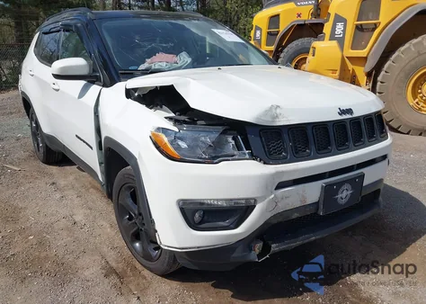 2021 Jeep Compass Altitude 4X4 z USA, uszkodzony, nr VIN 3C4NJDBB5MT543426